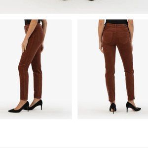 Kut from the Kloth Diana Corduroy Relaxed Fit Skinny Size 2